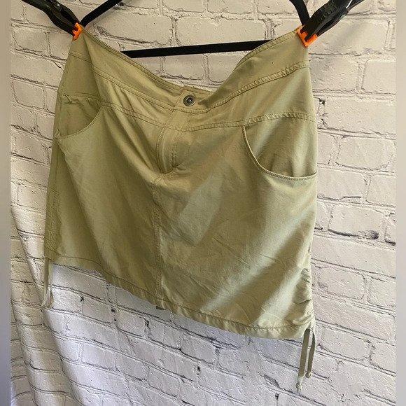 Women’s Cabela’s Khaki Tan Outdoor Anytime Canvas Cargo‎ Hiking Skort Size 16 - Picture 3 of 12